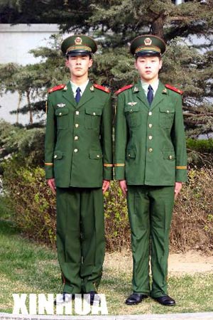 中国武警部队五一换新装并配发迷彩服(组图)